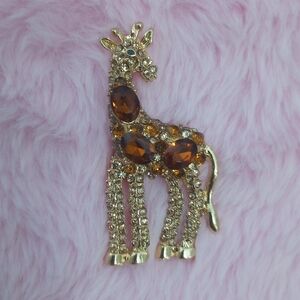 Sparkling Gold Giraffe Brooch